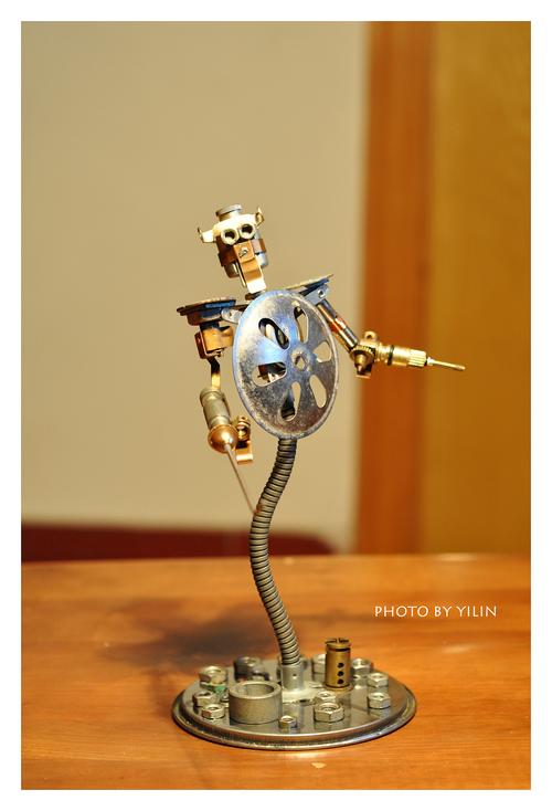 《diy-廢舊零件機器人》