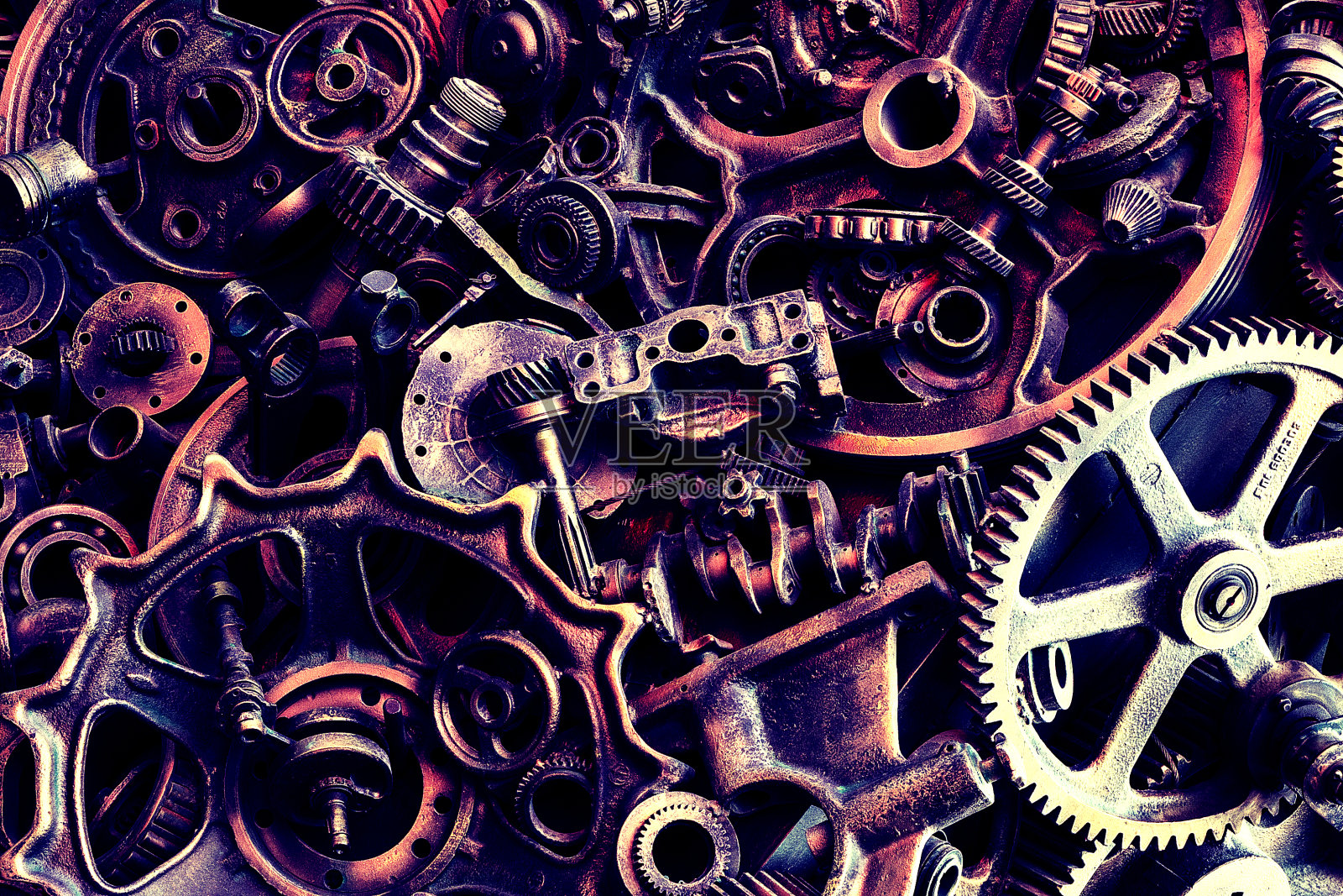 蒸汽朋克的紋理,背景與機械零件,齒輪,蒸汽朋克齒輪,堆汽車零件,舊生銹的鐵鏈,彈簧,車輪,接近照片攝影